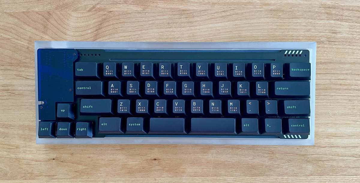 さらに、REVIUNG46をTOFU 60に載せてみた。
保護カバーの「Start Your Finger Rev It Up 'N' Go」がさり気なくてカッコよすぎです!! 

* Kit: REVIUNG46 <a href="/GTIPS_SH/">REVIUNG</a>
* Case: KBDfans Tofu60 Redux Case - Acrylic w/ Brass weight bar 
#REVIUNG46 #自作キーボード