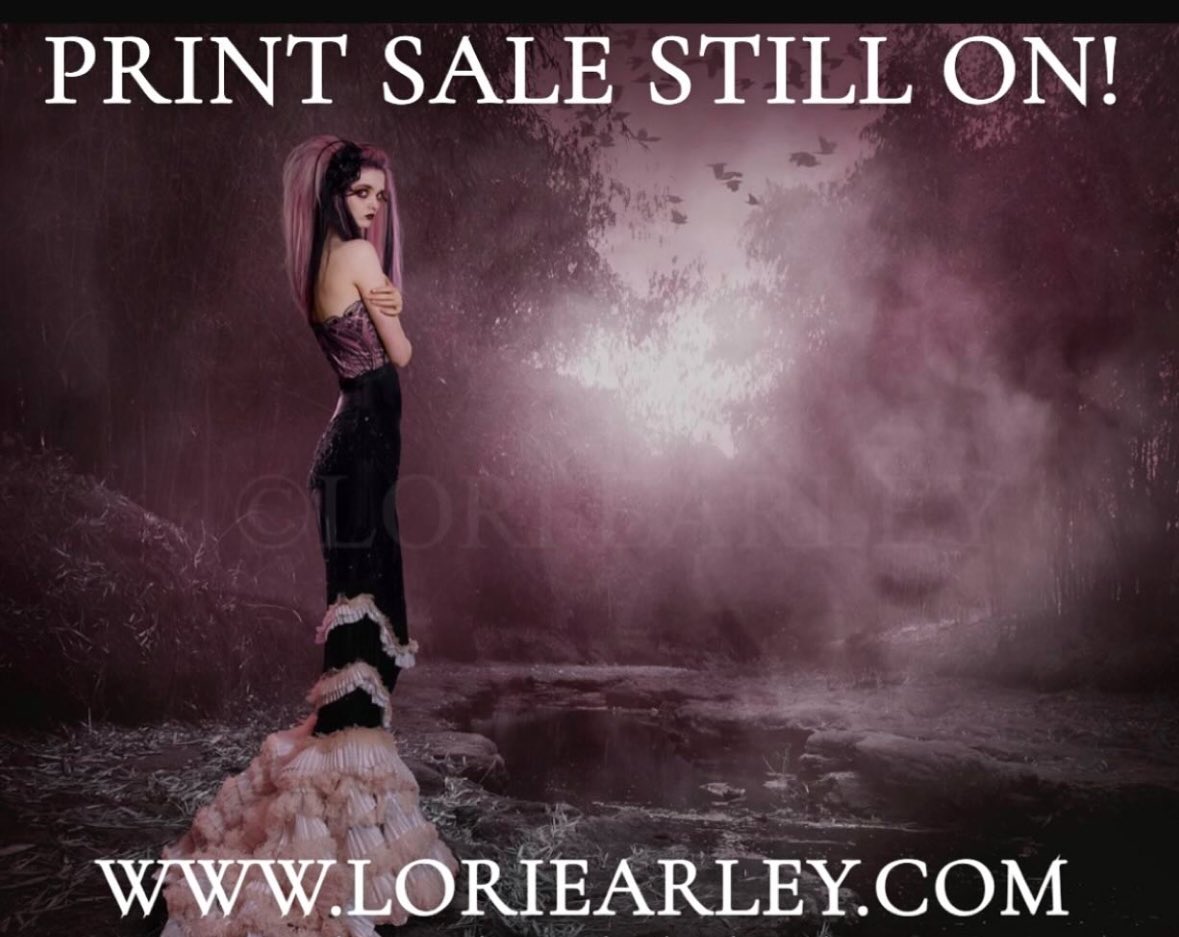 I’M EXTENDING MY PRINT SALE!!! loriearley.com/store HAPPY HOLIDAYS!!