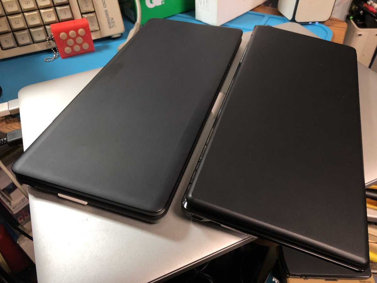 lll_kus_lll's tweet photo. DM200とDM100。
DM100が角張っててカッコいいし、乾電池で駆動するので製品寿命が高い気がする。
USキーボードであれば尚良かったんだけど😅
#DM100 #DM200 https://t.co/DxY6E21VXJ