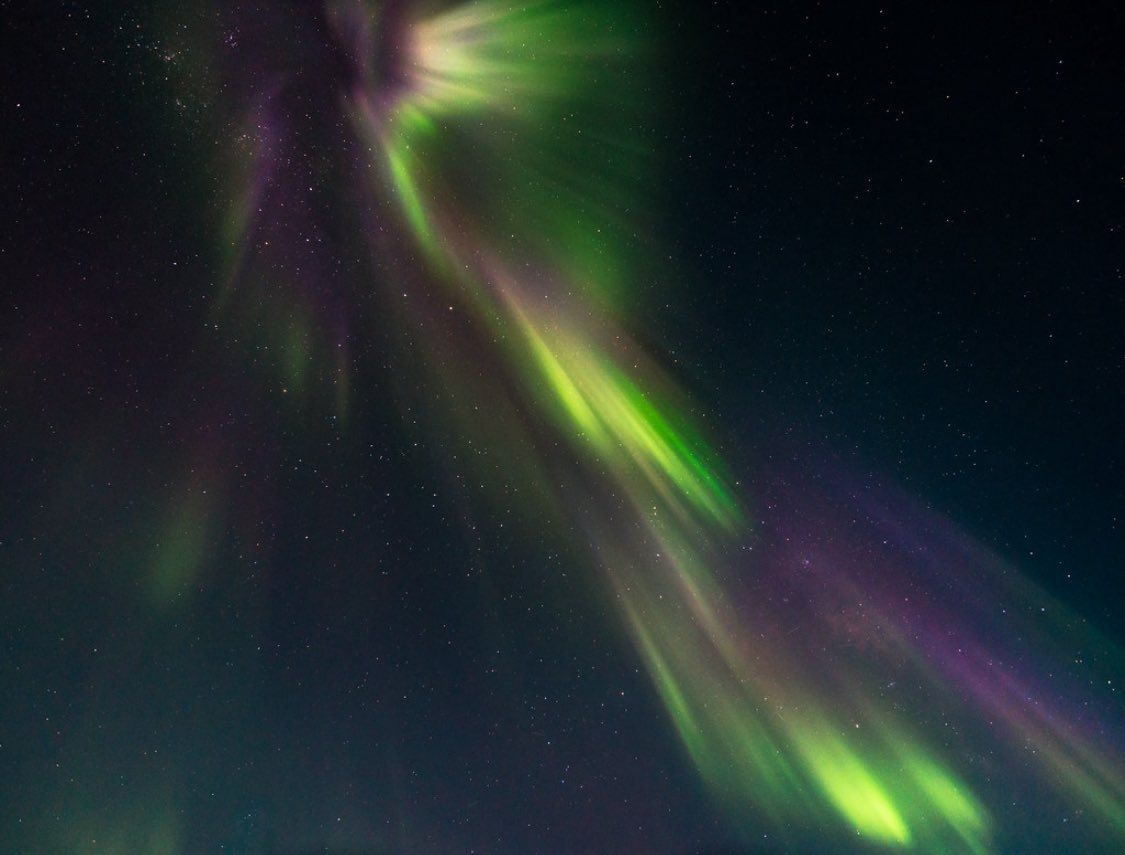 galacticfeed's tweet photo. Auroras over Antarctica https://t.co/UkOdBg5lna