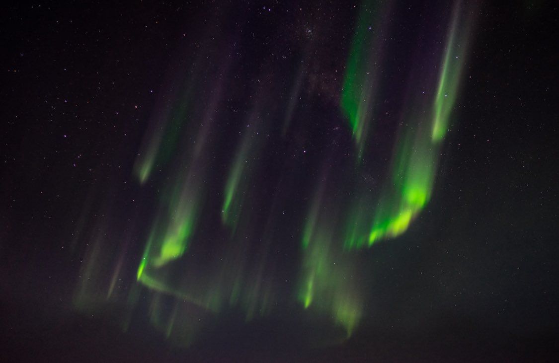 galacticfeed's tweet photo. Auroras over Antarctica https://t.co/UkOdBg5lna