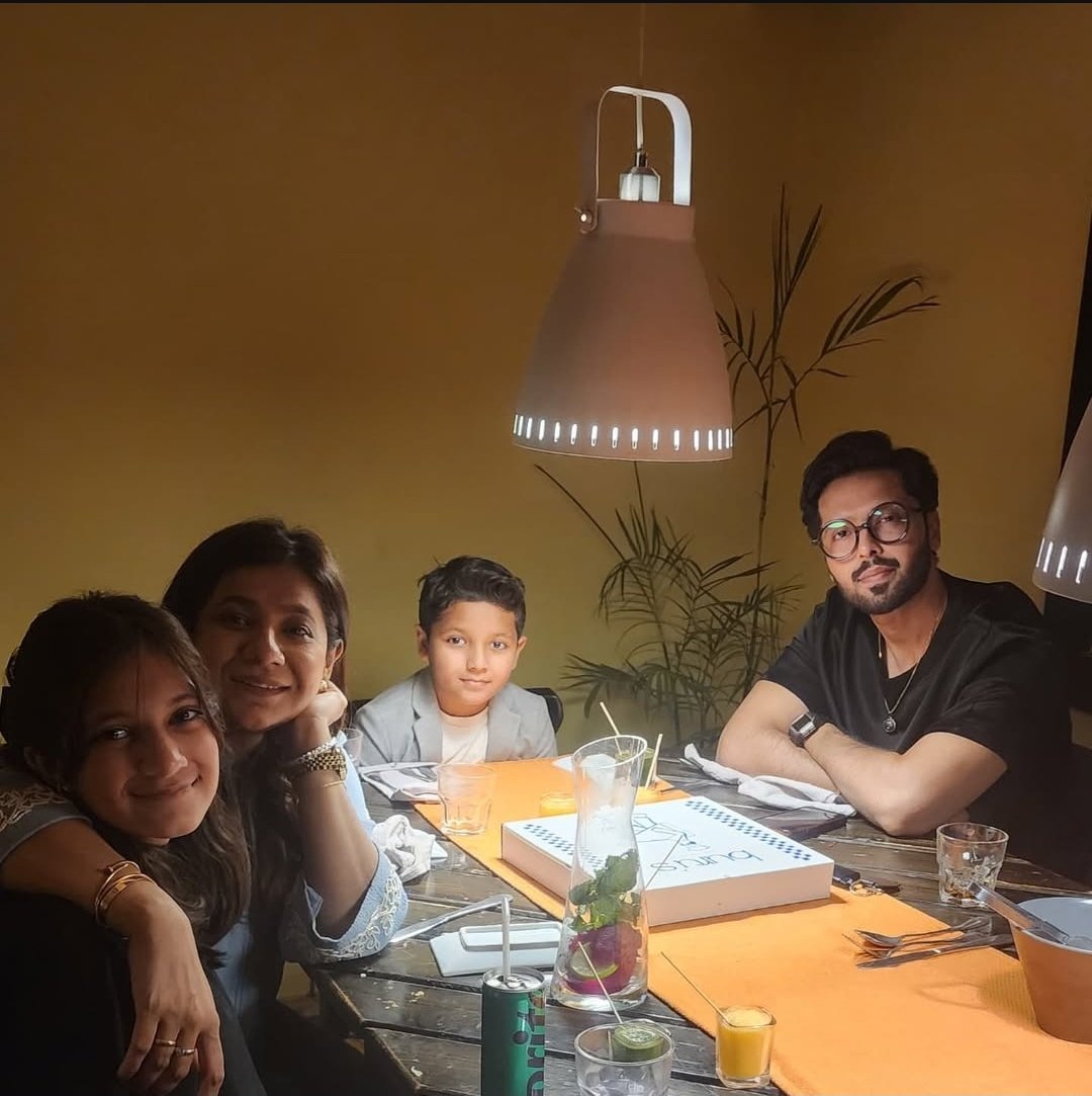 loverbyheart_'s tweet photo. From Sana's birthday celebrations ❤️✨️

Beautiful family, evil eyes off❤️
#FahadMustafa https://t.co/muagP0YMGE