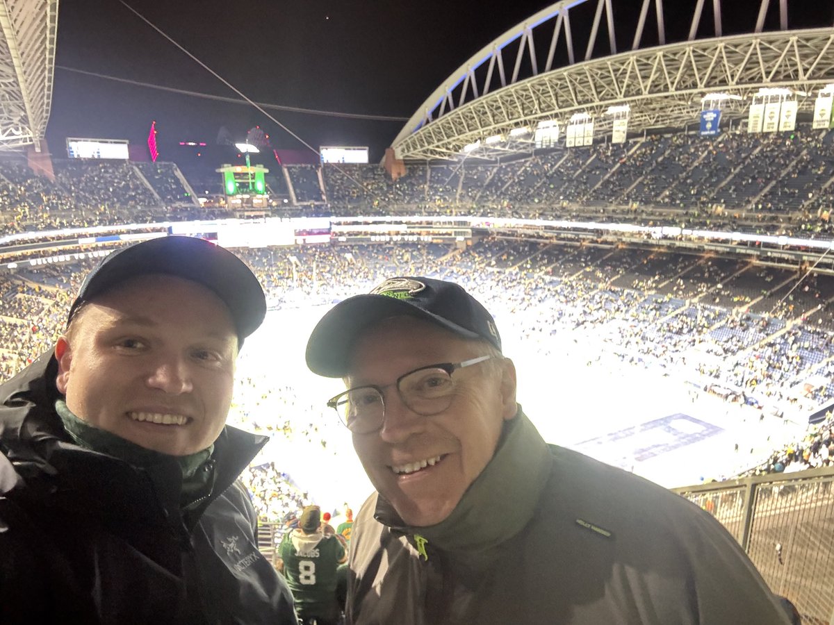 Enjoyed a Hawks game with my son! The result didn’t matter;)