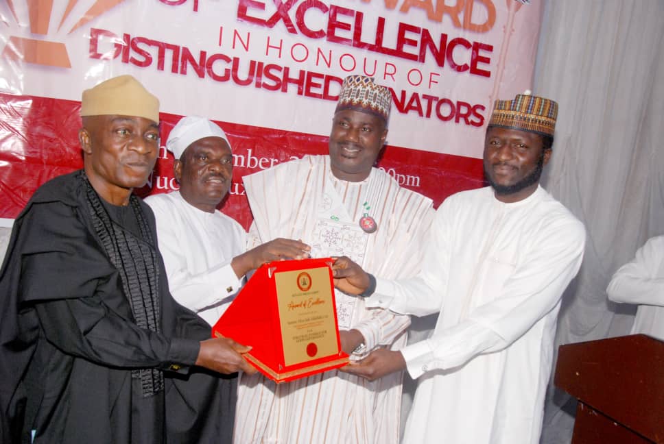 Adamutanko's tweet photo. I had the honour of joining distinguished Senators to accompany the Minister of State for Agriculture and Rural Development, Dist. Sen. Sabi Abdullahi, as he was conferred with the prestigious 2024 Senate Press Corps Award of Excellence.

The Focus, The People 🇳🇬 https://t.co/yHsKS8DTjY