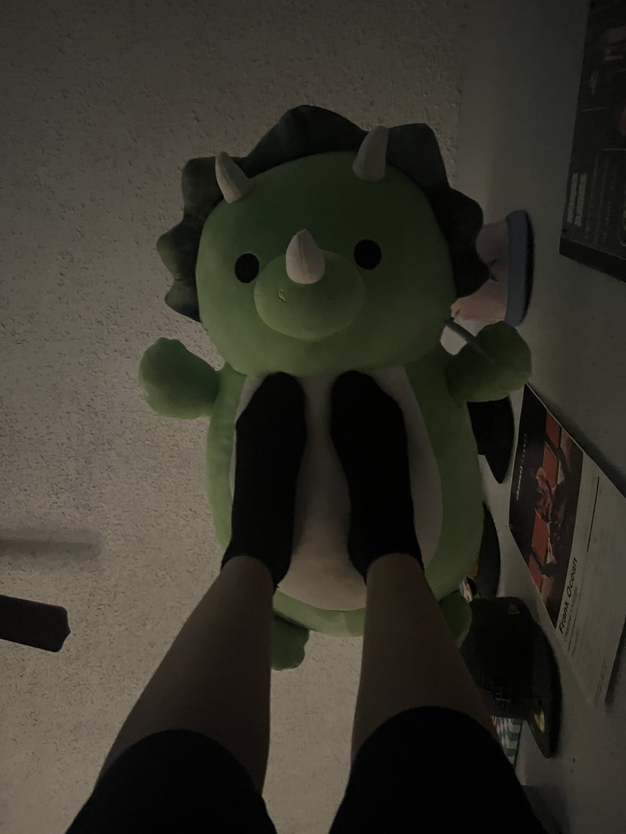 Mxntse2x's tweet image. anyone notices this wall ??!!?!!?!!? #amisafe…