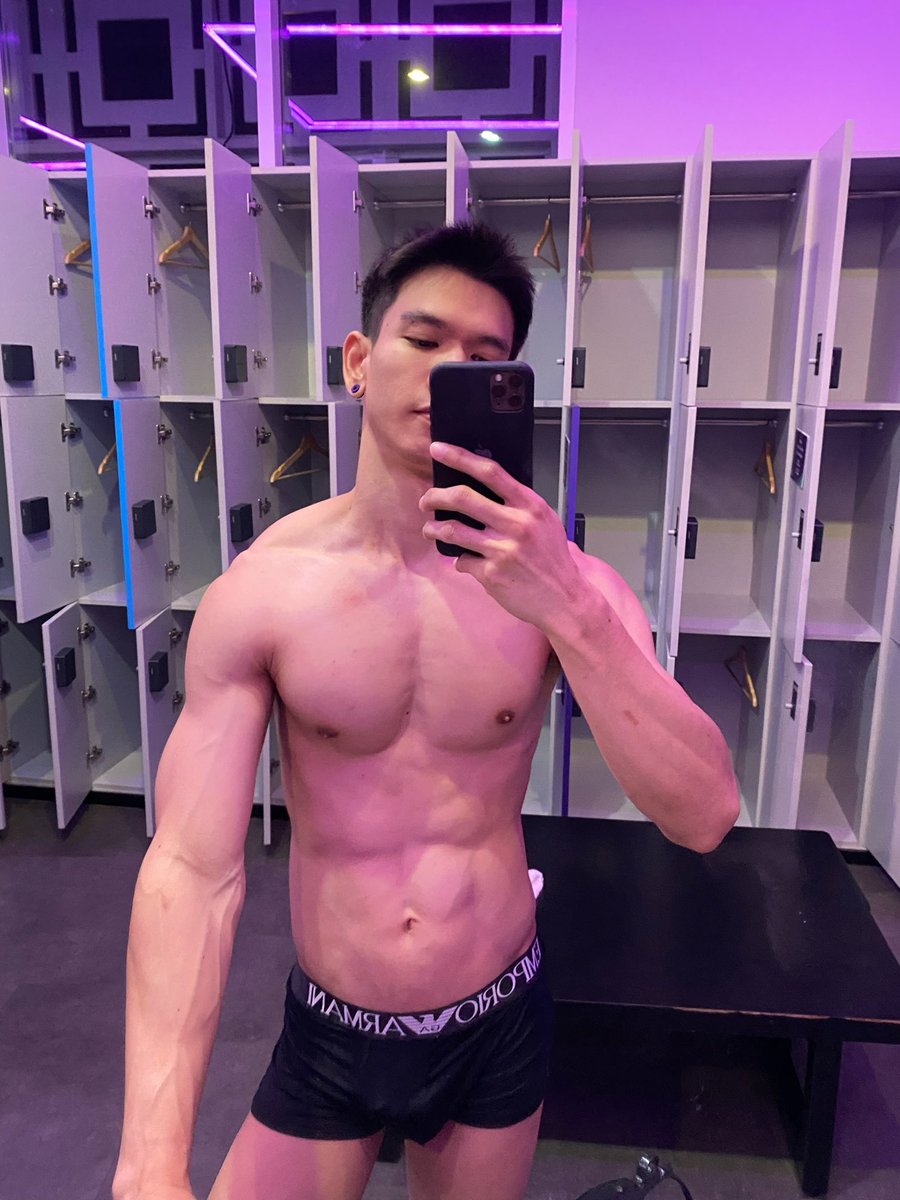 anthonykrub's tweet photo. เบื่อแล้วถือโทรศัพท์ ขอเป็นมือเธอมาจับได้อ้ะป่าว 😜✊🏻💦 https://t.co/iPnBi6KkIp