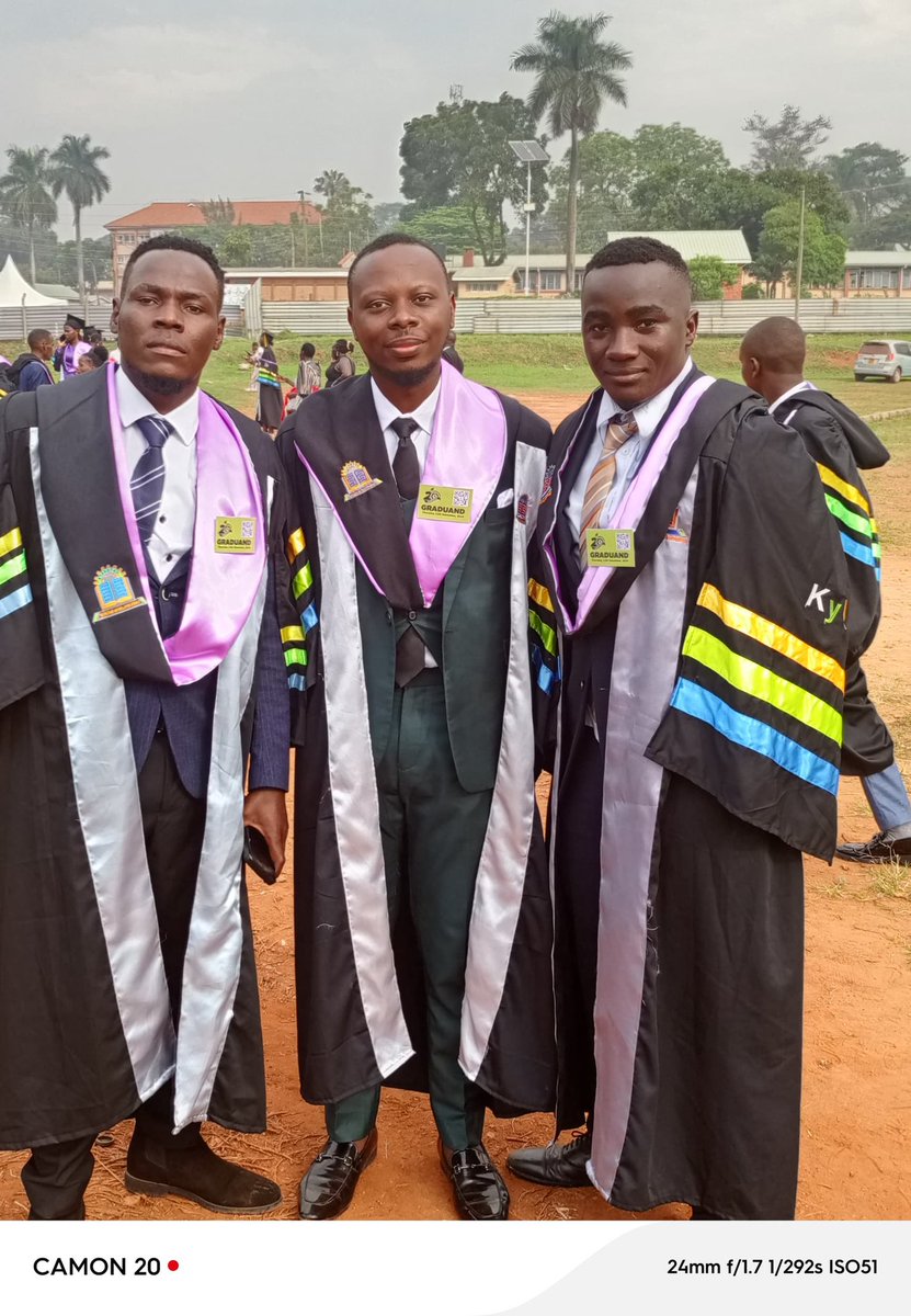 With my buddies 💕