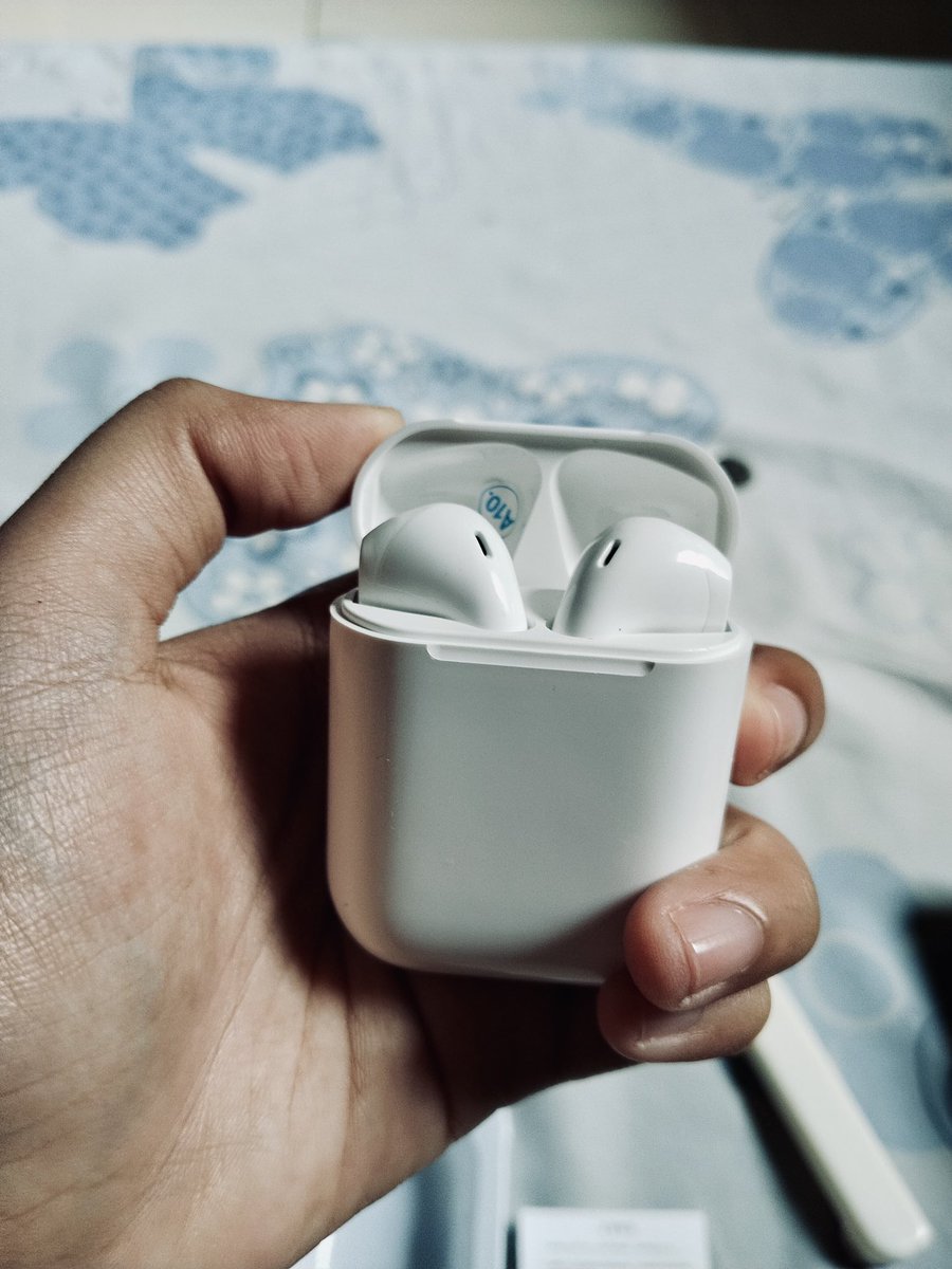aoliaaa_'s tweet photo. Dah mau setaun masih awet bett, minus di kabel charger aja si tapi oke lah orang murah😭🤣 https://t.co/5sVsh3Jk7w