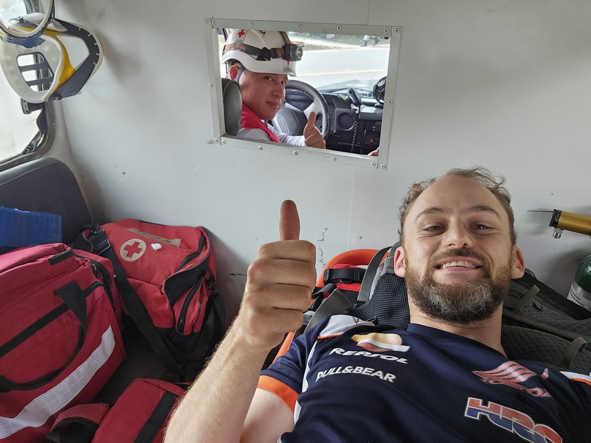 BoeChris93's tweet photo. Un mes de recuperación y solo puedo estar agradecido por estar completo, por haber pensado lo peor y salir solo con un par de metales más. Realmente difícil, pero cada dia mejorando, dando gracias a Dios por todo lo bueno
(Lo siento Ma,  pero se que aquí no las verás) https://t.co/MSFonZ3yXN