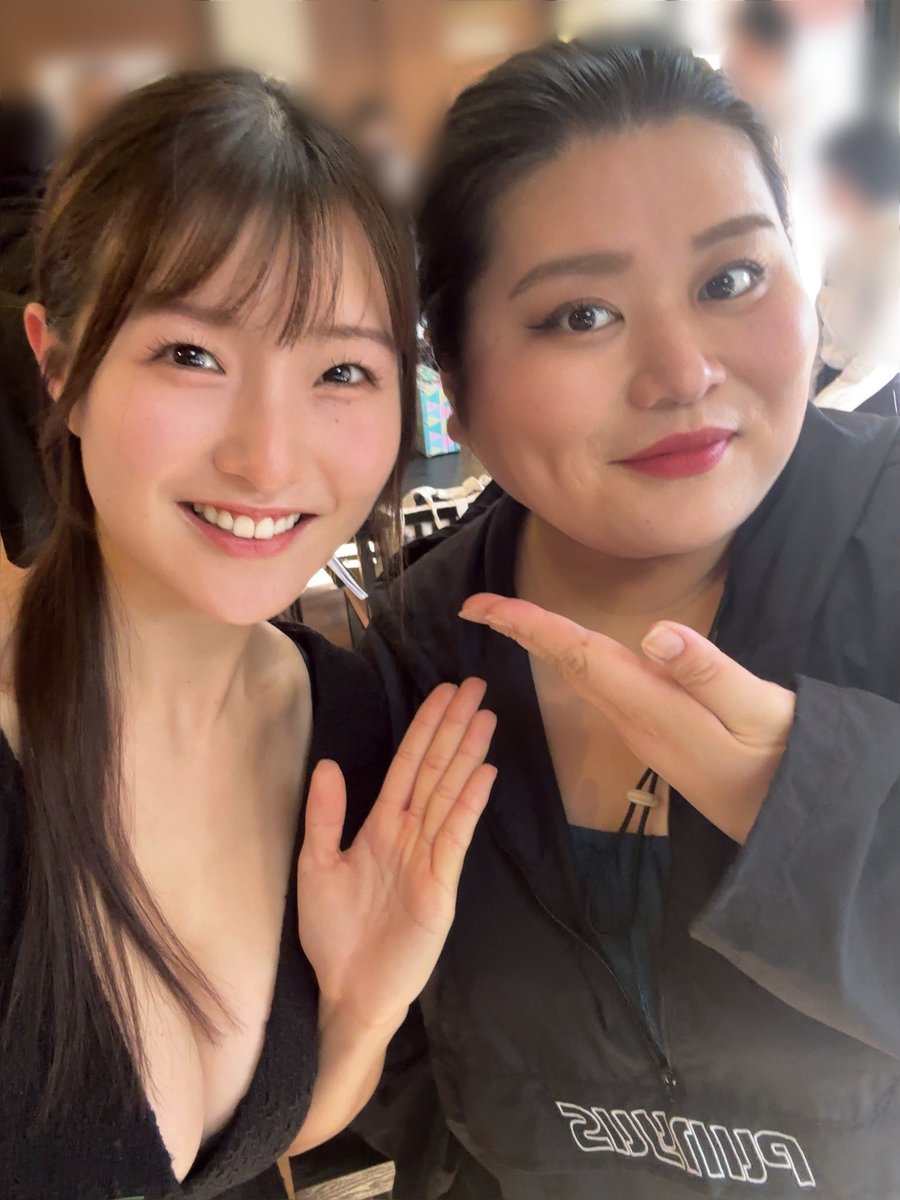 R-1グランプリ2回戦でした！！！
緊張した〜🥹

楽屋で孤独な私に声をかけてくれた久保遥さんと写真撮ってもらいました☺️
おかげで少し緊張がほぐれました🥹(それでも噛んだけど🤫) https://t.co/07OP4h8Cls