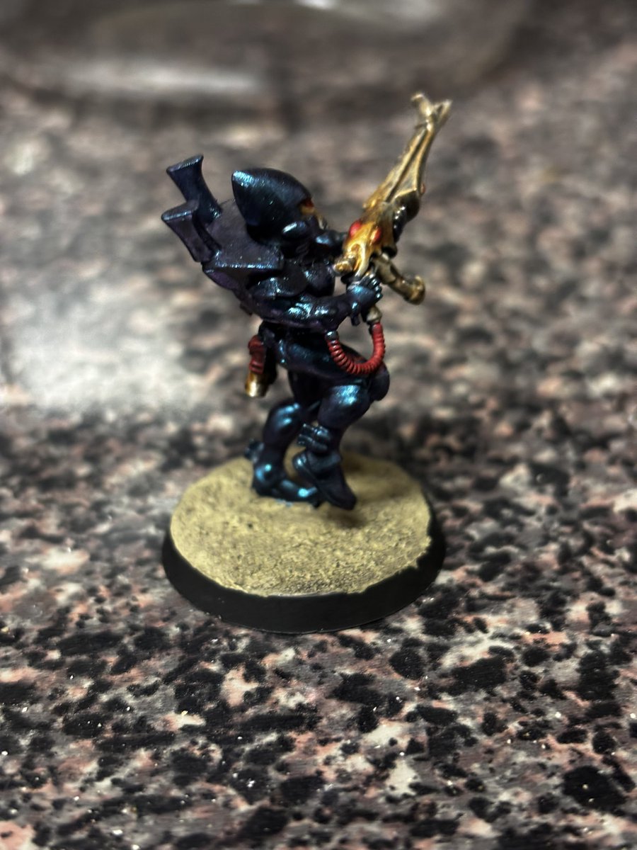KerrickHobbys's tweet photo. Added a little more definition and started basing.

#modelpainting #wip #testmodel #paintingwarhammer #warhammer #warhammercommunity #warhammer40k #craftworldeldar #aeldari #vallejocolors #akinteractiveofficial #monumenthobbies https://t.co/HJ9zokYaDq