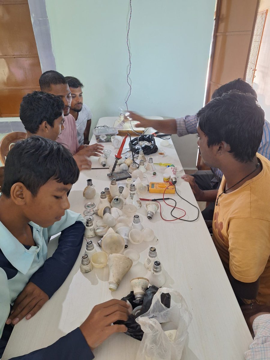 IFFDC_Ltd's tweet photo. Under aegis of IFFCO, Skill Development Training on repairing of LED &amp; Solar equipments organised by IFFDC at Partapur Village Under IFFCO-RLDP Ganjam (Odisha). 20 unemployed youths participating. https://t.co/H41GnHBnwS