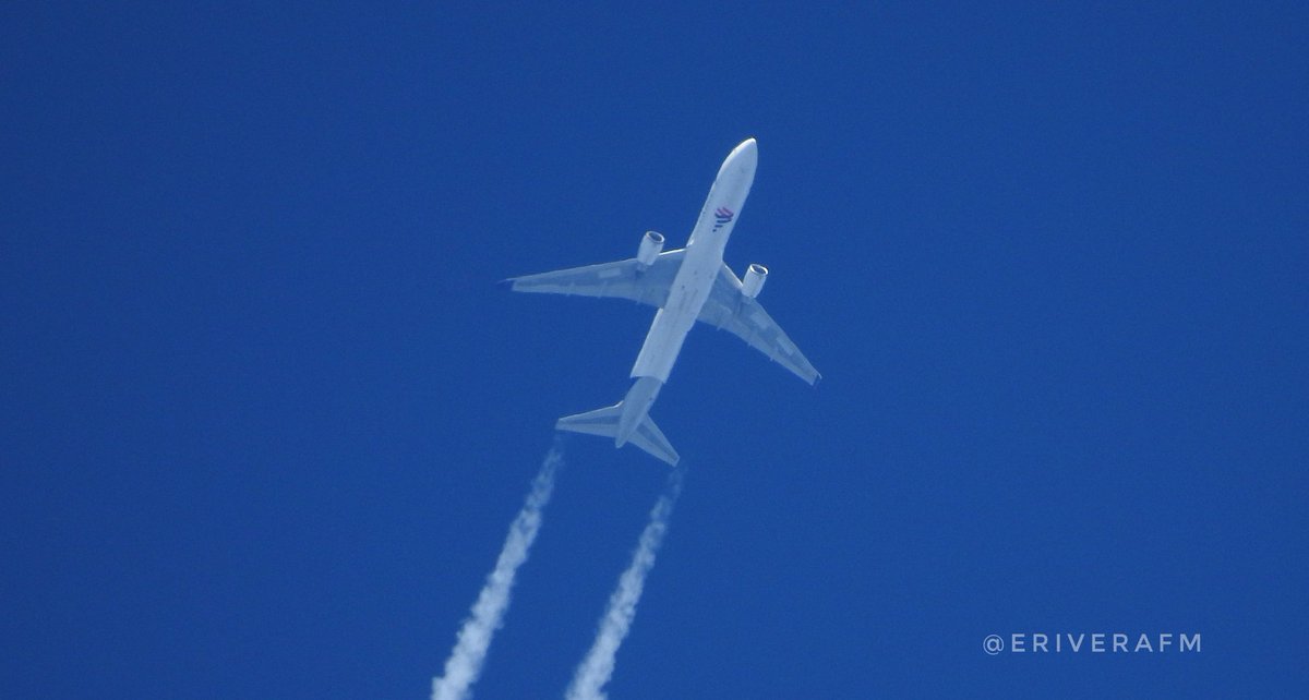 assal_sv's tweet photo. Boeing 767-316(ER)(BCF) de LATAM Cargo cruzando El Salvador.
Fotografía de @eriverafm https://t.co/8xDnLVrY2T