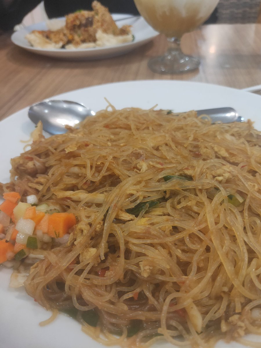 Selamat makan siang...🙏😁