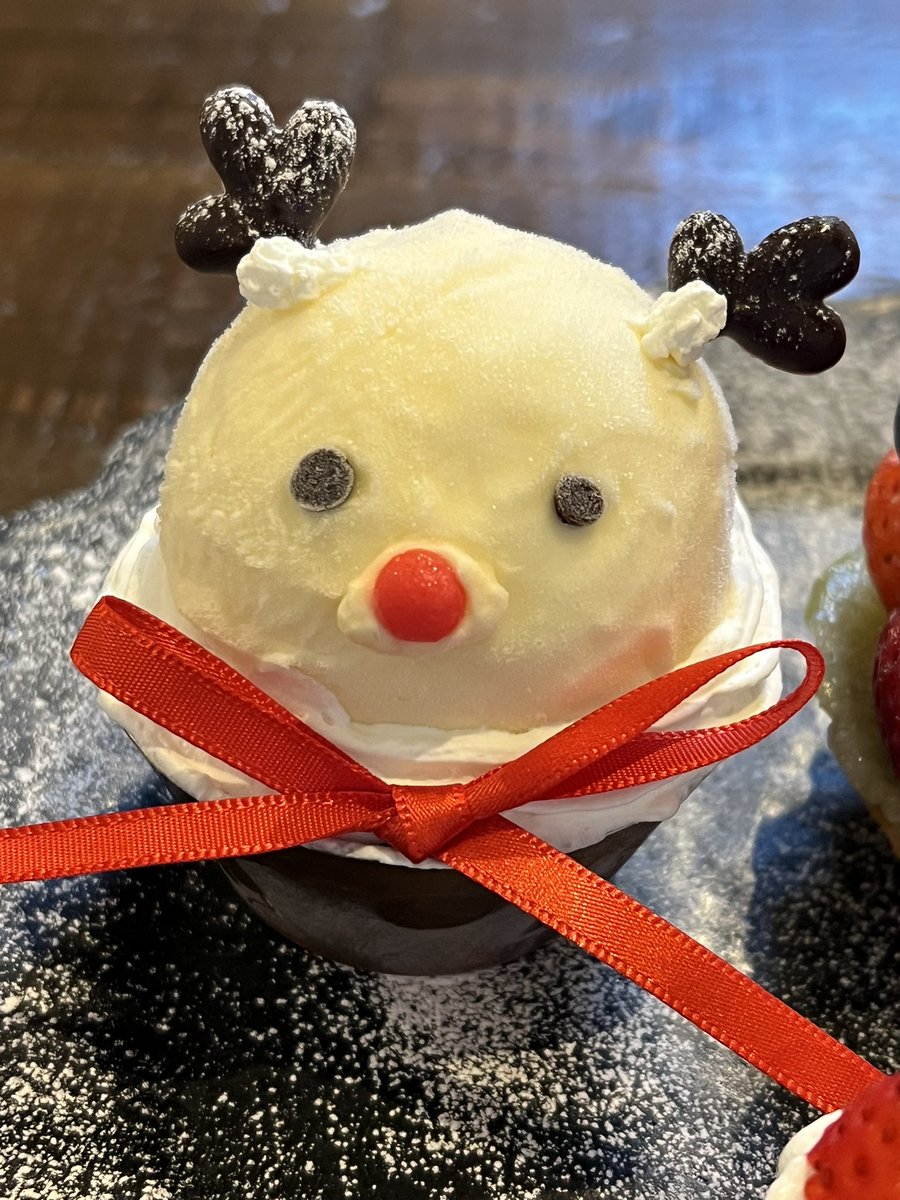 ILOVE_Chocokun's tweet photo. めっちゃ可愛いし美味しかった🤤
クリスマス迄期間限定🎅🦌🎄
食べれて満足𓌉◯𓇋 😋🍴✨
#angelcafe https://t.co/YJJjgzl7AO