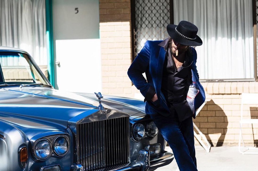 50 shades of Yellow (but still wearing blue)