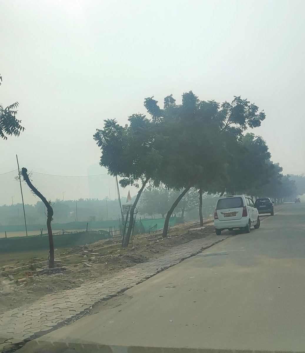 7xsportscity's tweet photo. Sec 77 after Jal dep work ,tiles are still not properly fixed and mitti is not removed.Please remove this and properly repaired the tiles @CeoNoida @noida_authority @CPCB_OFFICIAL @CAQM_Official @UPPCBLKO @myogiadityanath https://t.co/h8bWpFMBVP