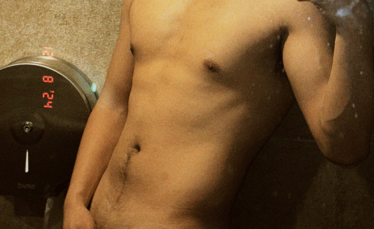 rige_tott's tweet photo. WHO WANTS? 🍆💦 https://t.co/N4URLFbGXo