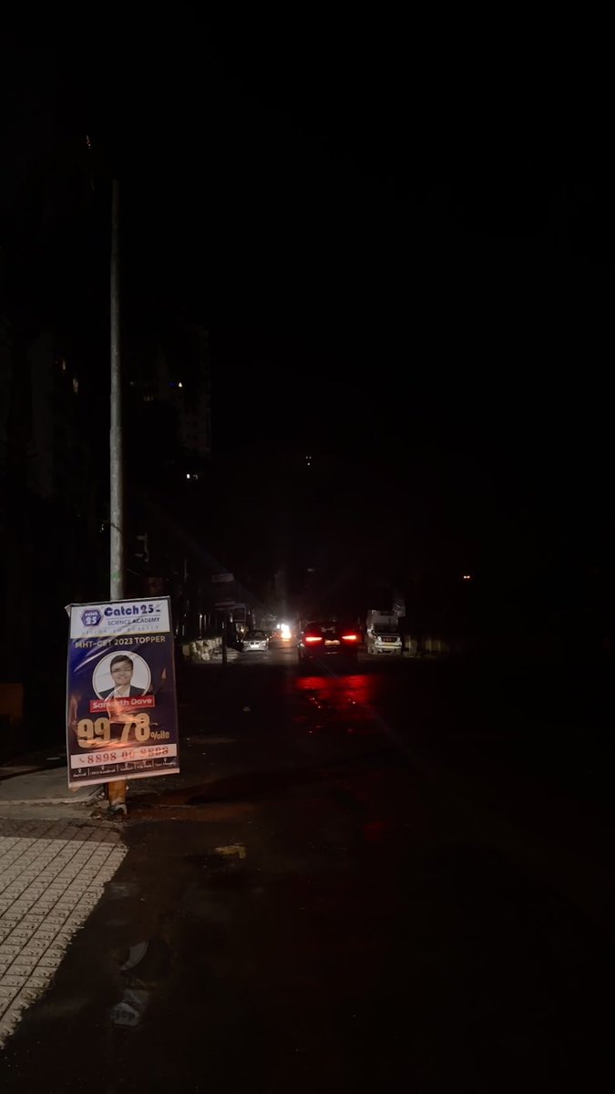 krina__doshi's tweet photo. This has been major inconvenience for the residents for past 1 year, many have met accident and died due to this. It’s matter to safety now. 

@MumbaiPolice https://t.co/AvCMxrdgE5