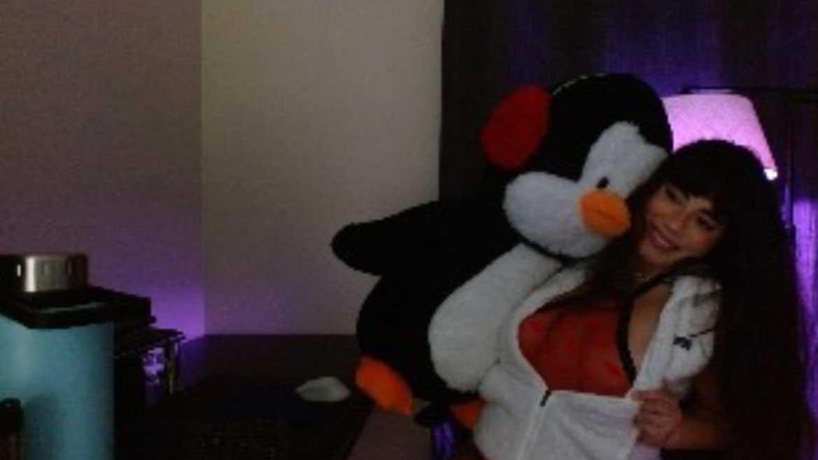 JulieJettx's tweet photo. I’m #liveonstreamate heheh 🤭 
https://t.co/Ycj1RmFFxn
for my link! Happy holidays https://t.co/ljJlJcGiYC