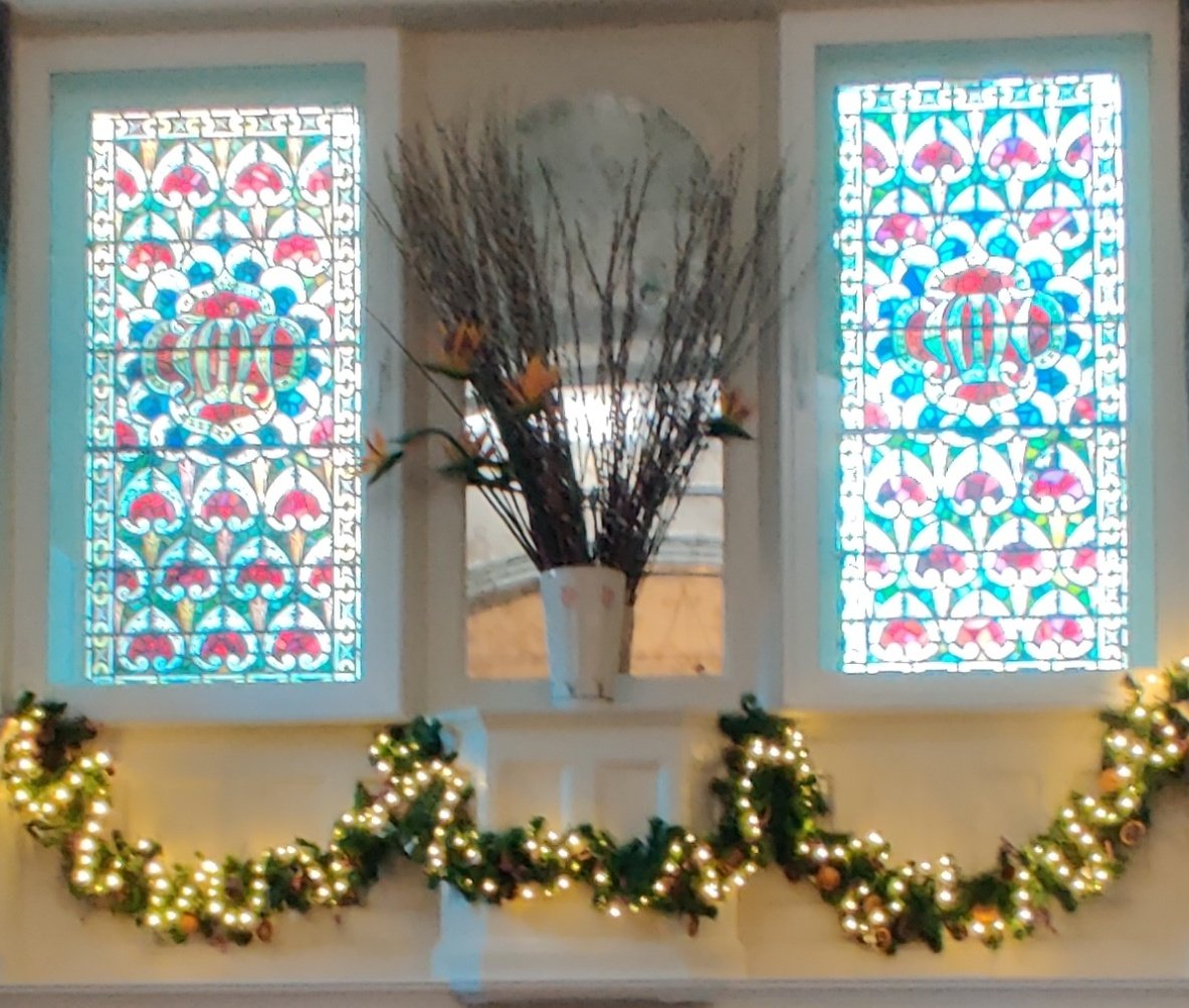 ColCivicSociety's tweet photo. Today's #AdventWindow can be found in the Cloisters Room in #Colchester's C18th Grade ll* listed #GreyFriarsHotel. 

It's a room we know well as it's where we hold our monthly coffee mornings...

More:

https://t.co/Nt5w5Enwpd

https://t.co/l9HLFWiFpF

https://t.co/mJJVE8Tq9Q https://t.co/8Zbr5i5zLP