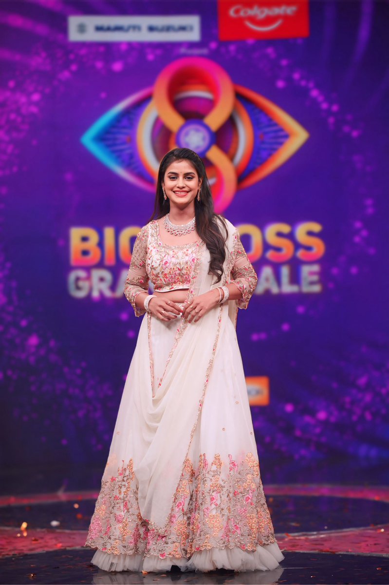 Itssoniyaakula's tweet photo. Wrapped in lights and good vibes #biggbosstelugu8 Grand Finale ♾️ 🧿
#soniyaakula #biggboss #telangana #biggbossseason8 #yourssoniya #adapuli #telangana #actress #biggbosscontestant #challange #newbonds #peace #newconnections #ladyboss https://t.co/Bn2Fe1gVmF