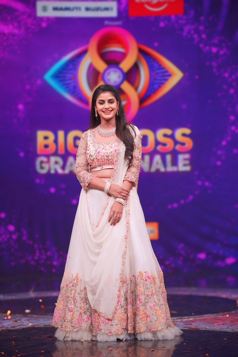Itssoniyaakula's tweet photo. Wrapped in lights and good vibes #biggbosstelugu8 Grand Finale ♾️ 🧿
#soniyaakula #biggboss #telangana #biggbossseason8 #yourssoniya #adapuli #telangana #actress #biggbosscontestant #challange #newbonds #peace #newconnections #ladyboss https://t.co/Bn2Fe1gVmF