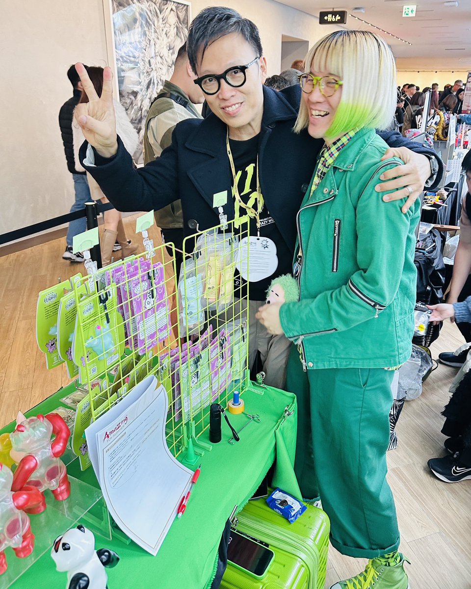 harikenjp's tweet photo. 🕊️Memory of #AmazingToyShowHK2024 🕊️
アーティスト仲間やお世話になっている企業の皆さま、そしてTeam HARIKEN HK🙌Arigato🤝🍀
Arigato my friends in HK and around the world @amazingtoyshow 😸🤝☺️🍀
1️⃣Arigato Kenny @kennyswork2006 from HK🤟😸🍀
2️⃣Pucky @puckytoys from HK🤟😸🍀
3️⃣ Boss Jackie @lokjackie & Amazing family from HK🤟😸🍀
4️⃣And Team HARIKEN HK🤟😸🍀
#HongKong #香港
#KennyWong
#Pucky
#HARIKEN
#哈利剣
#creatorslife
#玩具人生