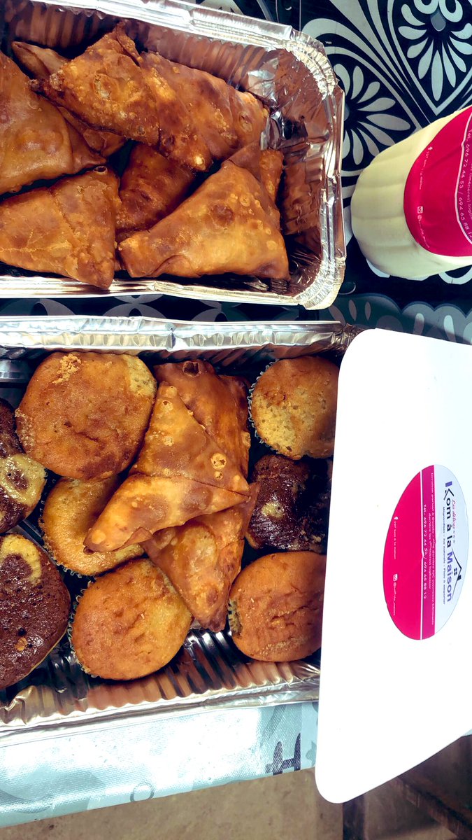 Mme_Bille's tweet photo. On vous a dit que la promotion continue ooooh 🎉🎉
Sur l’image: samoussas à la viande hachée -Cupcakes - kossam bien lourd
Commandez au 696724453, en avance d’un jour et notre livreur se fera le plaisir de vous livrer.
📍Douala
#promotion #samoussa #cupcake https://t.co/ajCyC0LMuY