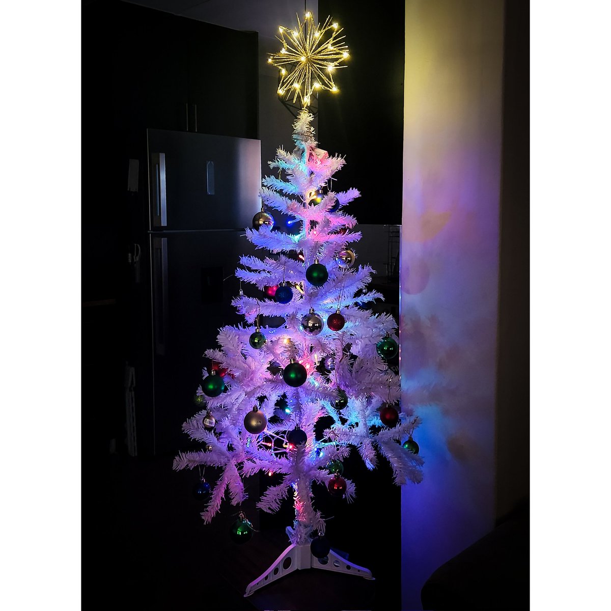 jessicabaleta's tweet photo. 'Tis the bittersweet season...
🎄 🎄 🎄
#Art #Travel #TravelPhotography #Photo #Photography #Photographer #Wanderlust #Wanderer #Adventure #Explore #Traveling #TravelsFromMySamsung #Christmas #WhiteChristmas #ChristmasTree #LittleTree #HappyHolidays https://t.co/dqSJVoUMeM