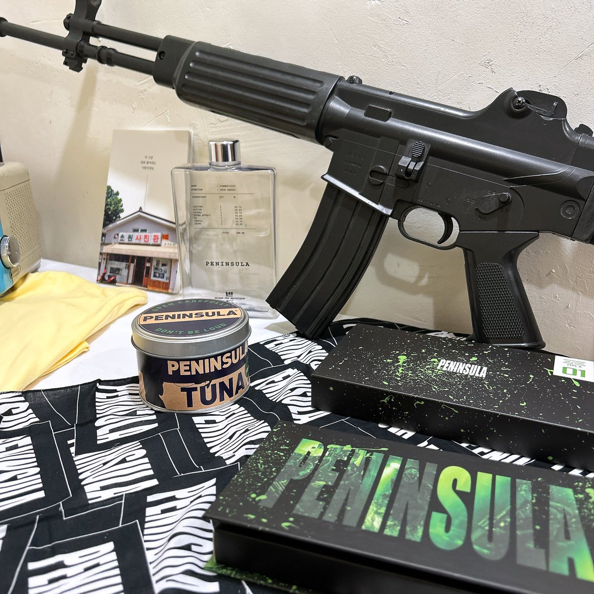 #구교환과_영수증의_天長地久
#교환의_영화는_계속되니까_컷

어떻게 이렇게 찰떡인 소품들을 가져오시는거지.. 라고 생각하며 구경했어요😍 사진으로 많이 못담아 아쉽지만 홍콩영화nukim과 짱잘어울리는 분위기의 카페라 너무 좋았습니다🥲👍✨