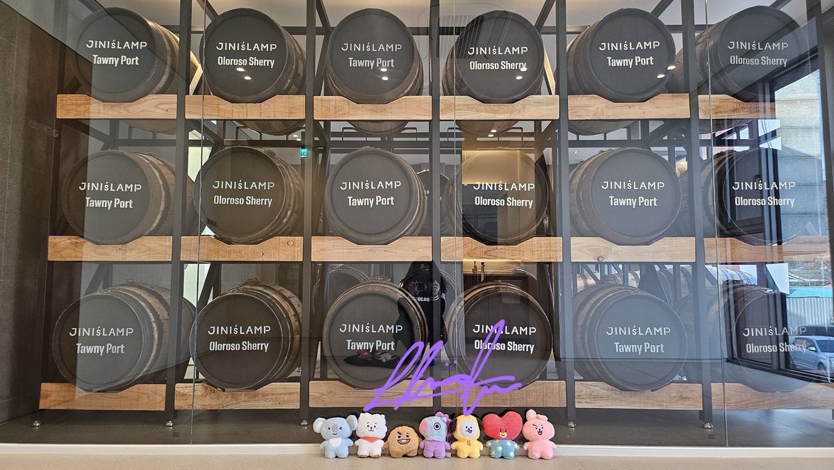 flutissimohaena's tweet photo. 지니스램프 (얼마만의 덕질로드인가💜)
열일하는 석진이 고마워🦫🐹
백종원 아저씨도 감사합니다!
#IGINbyJin #Jin 
feat. 보고픈 7방탄을 대신한 비티애깅이들🩷 https://t.co/WdHXBlwpuB