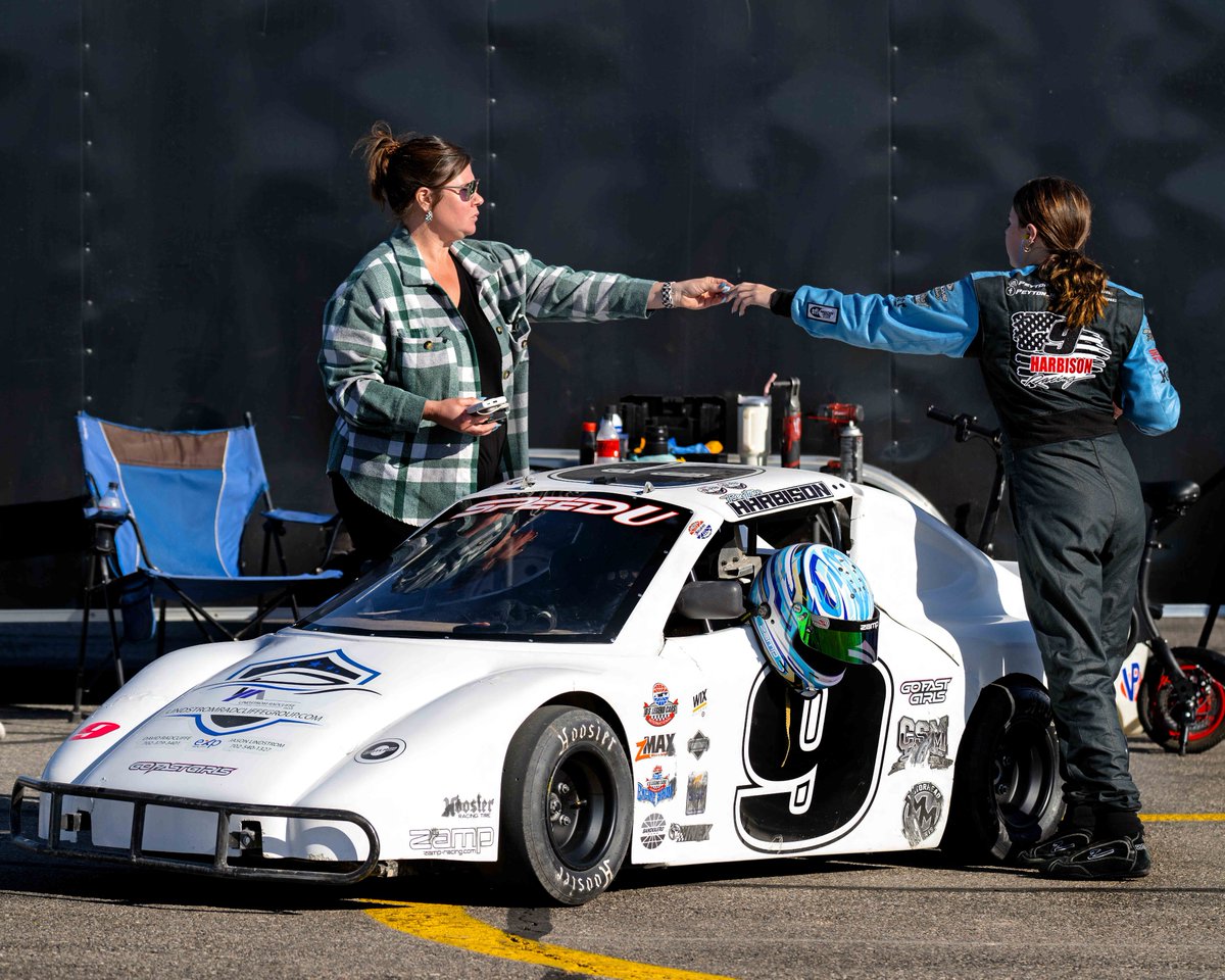 vegasfastmedia's tweet photo. Peyton Harbison Race Morning
Silver State Road Corse Series
Series 1-4
December 14-15, 2024
Las Vegas Motor Speedway
Harbison Racing #9
Peyton Harbison Race Morning
#LVMS #LasVegasMotorSpeedway #USLCI #USLegendCars
#INEX #Harbison_Racing #PeytonHarbison.Racing #gofastgirls
#KeatonHarbisonRacing #Scott_Harbison_Racing @harbison_racing
@uslegendcars @legendsnation @thespeedu @synergyspeedlab
@gofastgirls @daverad08 @jasonlindstromlv @harbison_racing
#MyTrackMyRoots #NascarRegional #NASCAR #ShortTrackRacing
#WestCoast #Nevada @peytonkayephotography#motorsportphotography
#photography #motorsport @nikonusa #nikonphotocontest