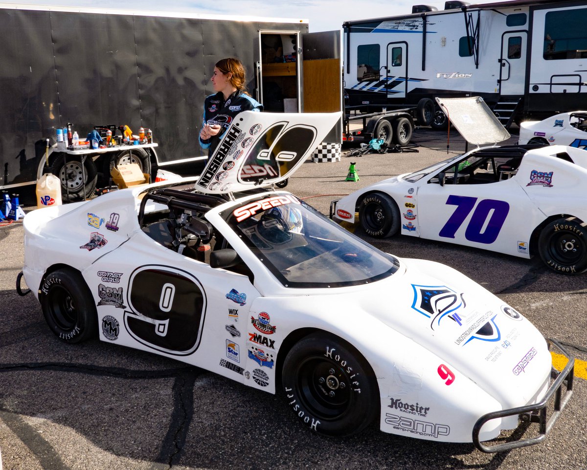 vegasfastmedia's tweet photo. Peyton Harbison Race Morning
Silver State Road Corse Series
Series 1-4
December 14-15, 2024
Las Vegas Motor Speedway
Harbison Racing #9
Peyton Harbison Race Morning
#LVMS #LasVegasMotorSpeedway #USLCI #USLegendCars
#INEX #Harbison_Racing #PeytonHarbison.Racing #gofastgirls
#KeatonHarbisonRacing #Scott_Harbison_Racing @harbison_racing
@uslegendcars @legendsnation @thespeedu @synergyspeedlab
@gofastgirls @daverad08 @jasonlindstromlv @harbison_racing
#MyTrackMyRoots #NascarRegional #NASCAR #ShortTrackRacing
#WestCoast #Nevada @peytonkayephotography#motorsportphotography
#photography #motorsport @nikonusa #nikonphotocontest