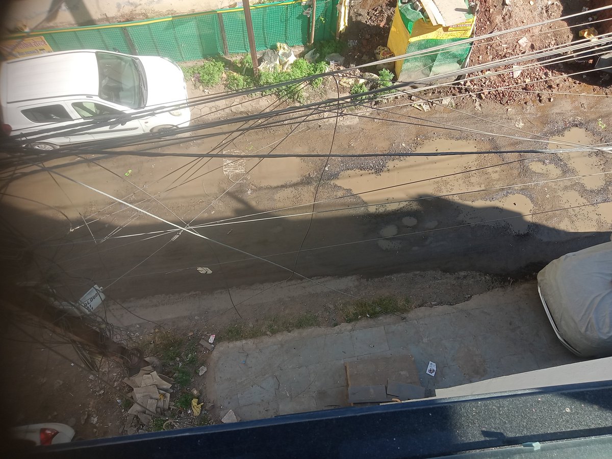 SinghM009's tweet photo. @PMOIndia @MoHFW_INDIA  @CMMadhyaPradesh @SwachhIndore   koi bhi vikas nhi ho rha h aapki govt. Me @advpushyamitra aap kuch kam karenge ya nhi ya @MadhuVermaBJP aap only vote mangne ke time he aaynge kya ward 77 brajnayani colony limbodi ki halat dekho @aajtak is mamle ko uthaye https://t.co/bOLd24m824