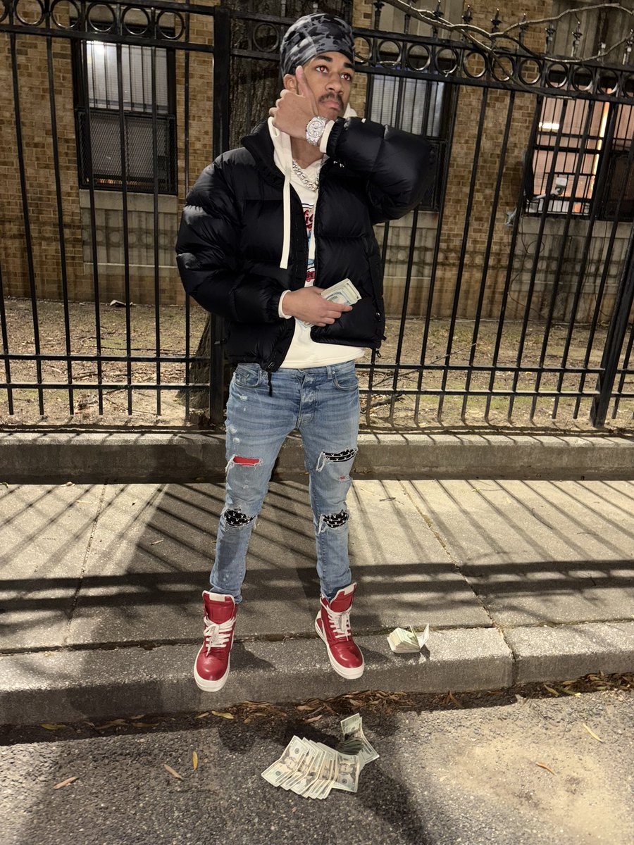 1000shotzz's tweet photo. We outside bring ya hoe outside 😮‍💨🤭 https://t.co/FSMwEPtpHK