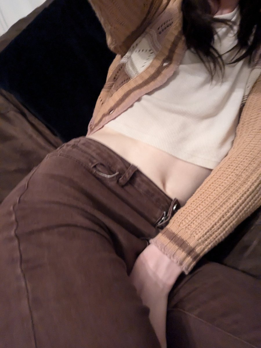 vals1ut's tweet photo. hiii welcome to my new horny page ^_^ https://t.co/TvrCcA7Hwm