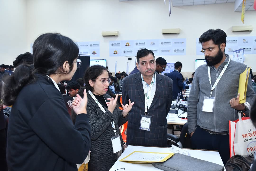 islrtc's tweet image. Proud moment for ISLRTC! 🎉 Eight faculty members mentored &amp;amp; judged at the #SmartIndiaHackathon 2024 Grand Finale! Our team guided 168 students from 12 states to create tech solutions for challenges in #IndianSignLanguage, empowering the Deaf community. 🚀  #ISLRTC #DEPwD #MSJE