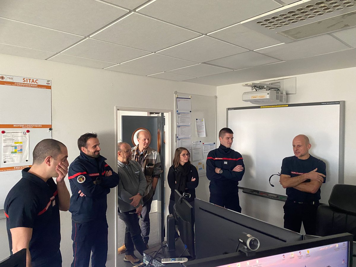 Paul LAURAIN (@paullaurain_ftb) on Twitter photo 🔭 Visite d'une délégation du <a href="/Sdis77/">Sapeurs-Pompiers 77</a> au <a href="/sdis37/">sdis37</a> pour échanger sur la mise en exploitation de <a href="/NexSIS18_112/">NexSIS 18-112</a> 📞💻📟🚒
Merci <a href="/SauvageBen37/">Benjamin SAUVAGE</a> et son équipe pour l'accueil et les précieux conseils🤗 🔭 Visite d'une délégation du <a href="/Sdis77/">Sapeurs-Pompiers 77</a> au <a href="/sdis37/">sdis37</a> pour échanger sur la mise en exploitation de <a href="/NexSIS18_112/">NexSIS 18-112</a> 📞💻📟🚒
Merci <a href="/SauvageBen37/">Benjamin SAUVAGE</a> et son équipe pour l'accueil et les précieux conseils🤗