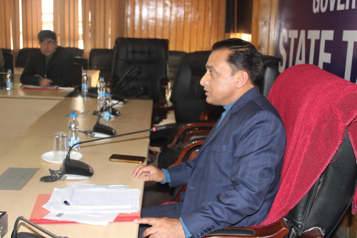 JK_GST_JK's tweet photo. Additional Commissioner State Taxes ( Administration &amp; Enforcement) Kashmir Mr. Parveez Ahmad Raina, JKAS holds meeting with all State Taxes officers and other officers/officials - Kashmir Division  regarding  the performance of various departmental activities. https://t.co/pUNTvJQm2P