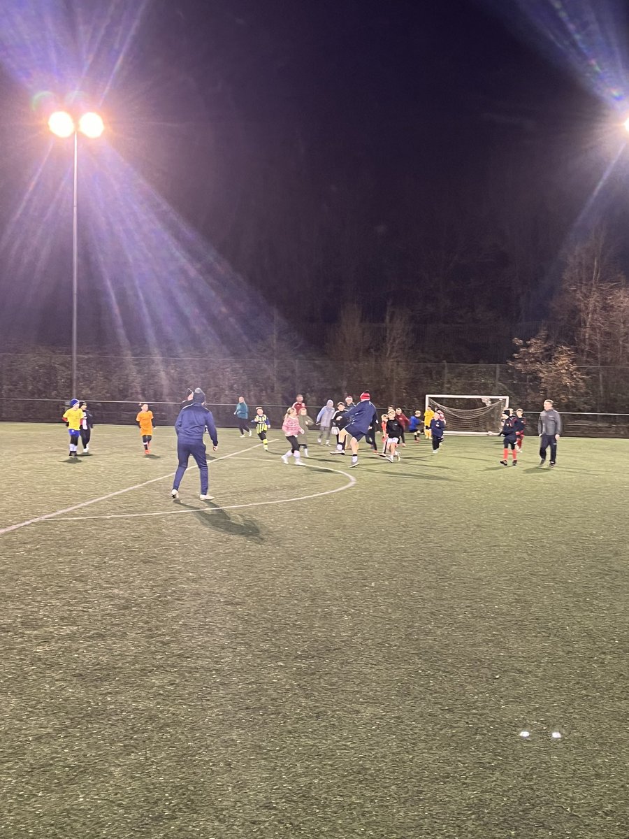 TreowenStarsU11's tweet photo. Last training session of 2024 and we did our annual parents v kids match. Parents won! Bad luck kids 😋 https://t.co/gmXLUYMs01