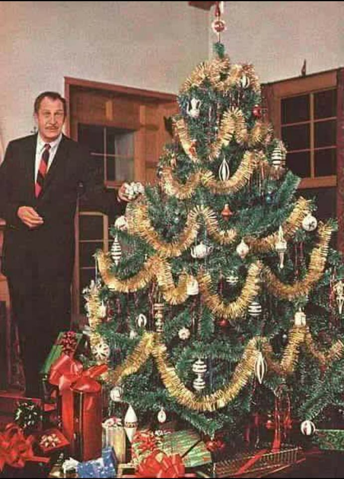 HorrorHammer1's tweet photo. Vincent Price in 1963 https://t.co/VvcxJEhchI
