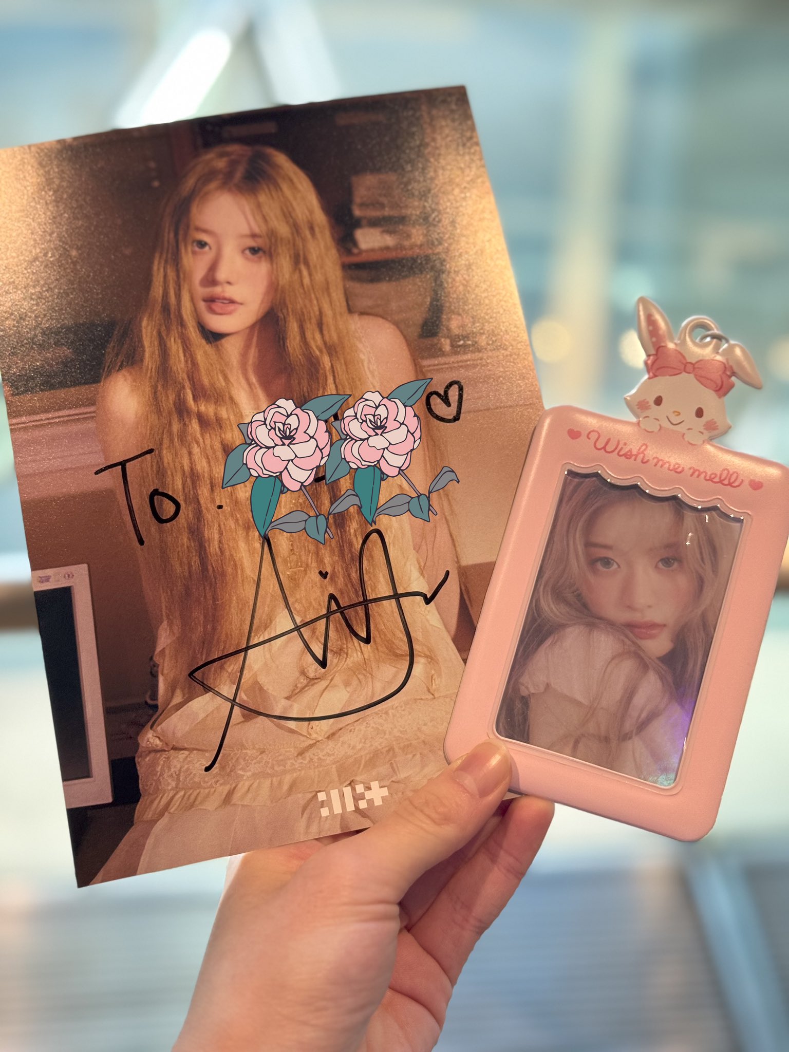 ILLIT ミンジュ 直筆サイン ILLITミンジュ 直筆サイン入り ビジュアルカード - メルカリ