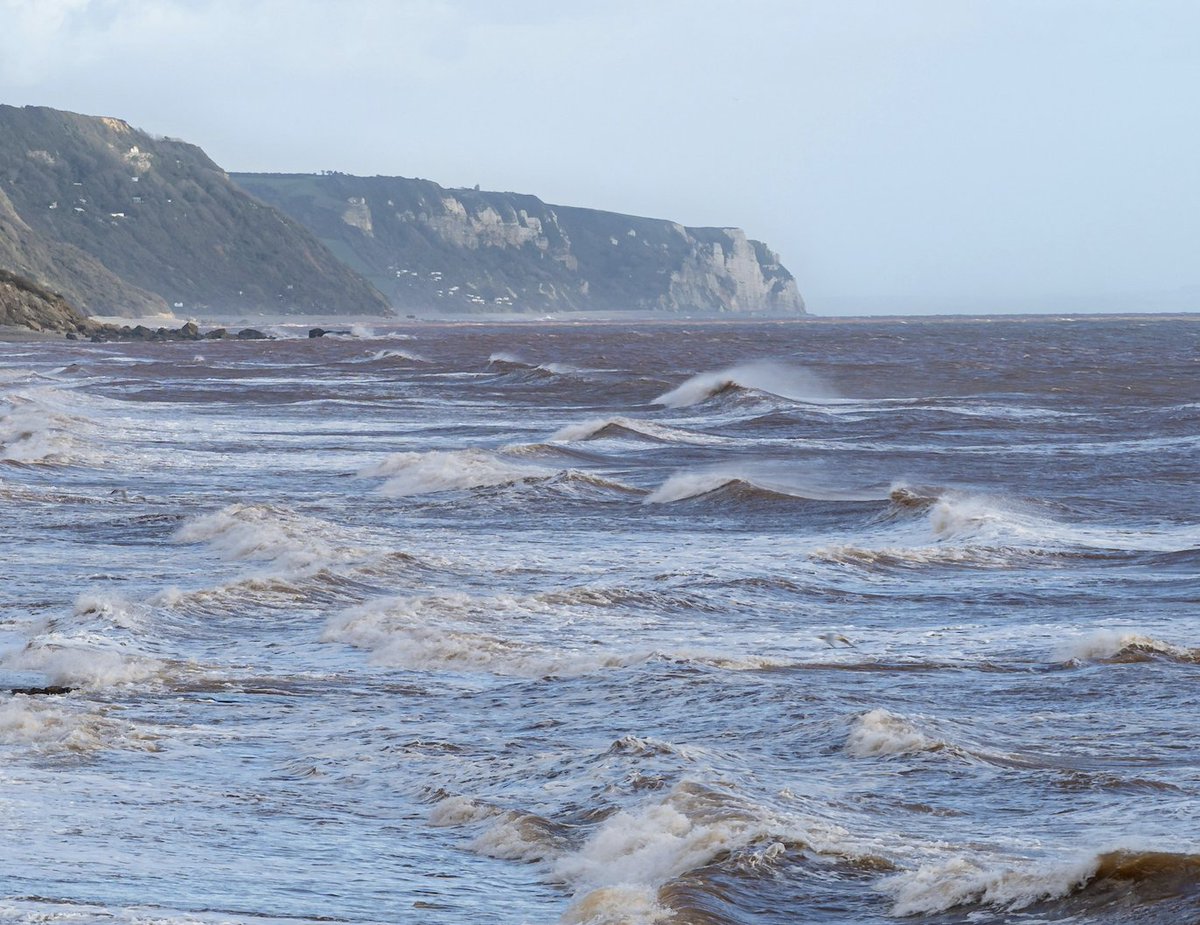 VisitDevon's tweet image. The dramatic cliffs on the Jurassic Coast creates the backdrop to many of the towns in East Devon, which is what makes it a wonderful place to visit ❄️  

Click the link below for some of the best places to visit along the Jurassic Coast 🔗 bit.ly/3K0MXvh