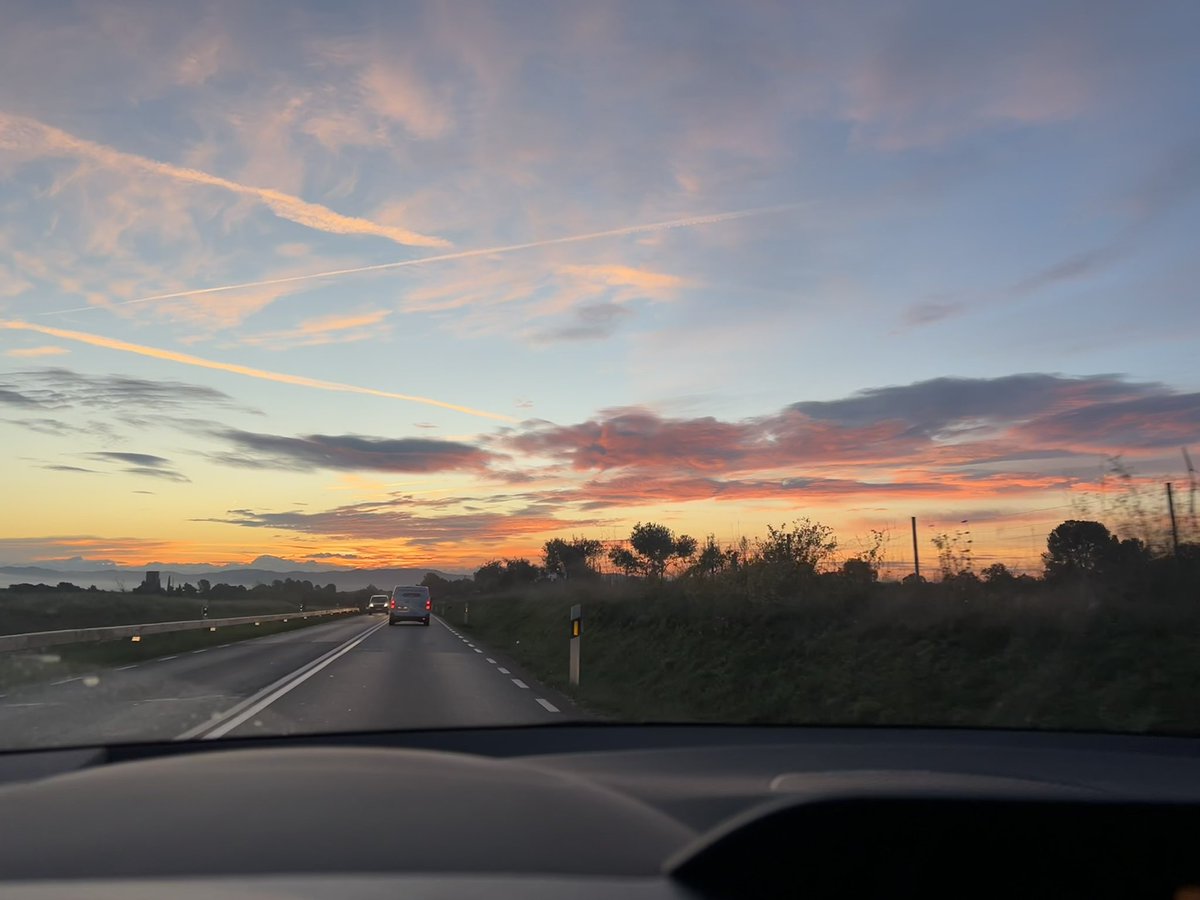sunrises abans d’entrar a treballar que em fan el dia🥰