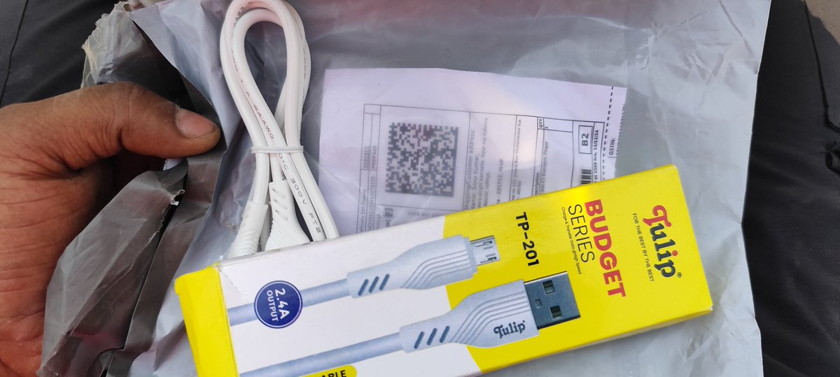 sonu221712's tweet photo. @Flipkart TODAY I ORDER FINGERPRINT DEVICE TO FLIPKART BUT WHEN I PACKED OPEN I SEE IN THE BOX DATA CABLE.THIS TYPE FROUD OPERATE BY SOME SELLER PLATFORM IN FLIPKART PLEASE TAKE AGAINST STRICT ACTION FROUD PERSON https://t.co/Ns4Mu0svhg