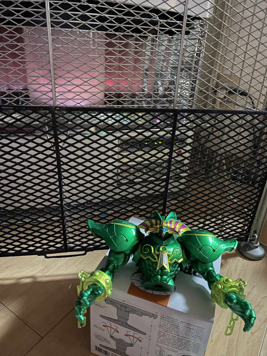 今年はラジコンで盛り上がってプラモがスローペースだったw
企画用に作り出したが間に合わず
上半身はなんとか形にしたので
外で撮影したけど風で転がって雪だらけなってストーブの前です
自分の好きに塗装して楽しんでます
色々欲しい賞あるけどまだまだ頂いた物あるので参加だけ

 #みぅの大掃除