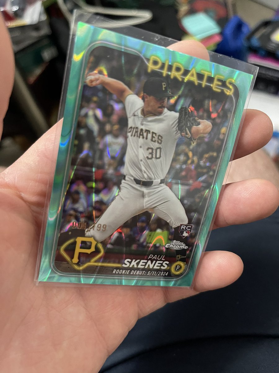 CoreyWW's tweet photo. @Paul_Skenes dm me if you’re interested in the 001 @Topps @PaniniAmerica https://t.co/jWawCc4HR2
