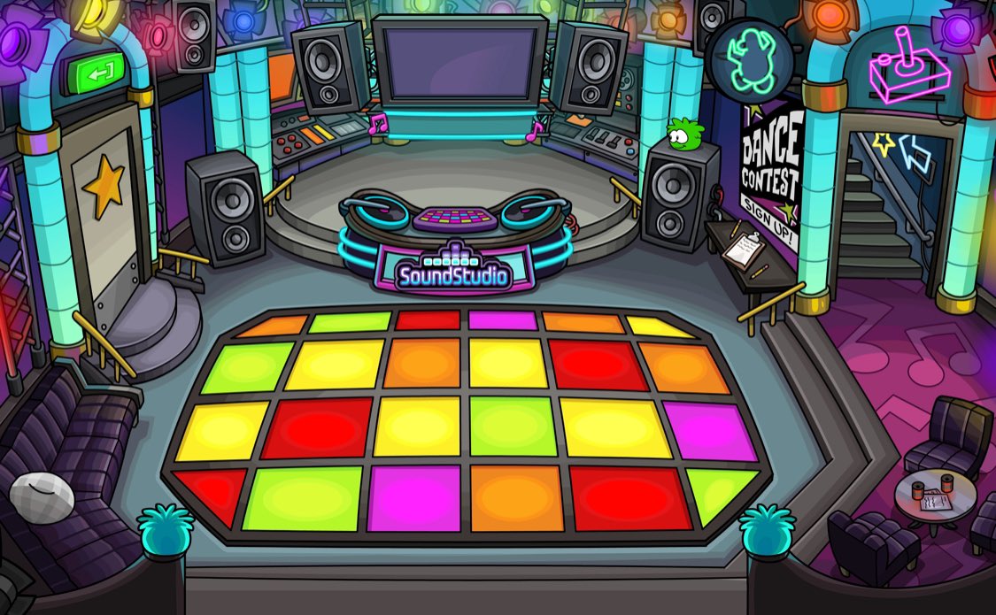 Questying's tweet image. What do you call this room? Night Club or Dance Club (poll below)