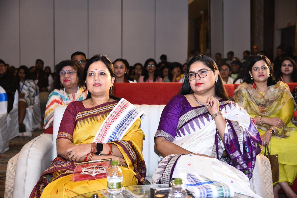 manasmitak's tweet image. ଭାରତୀୟ ଦନ୍ତ ସଙ୍ଗଠନ ଓଡ଼ିଶା ରାଜ୍ୟ ଶାଖା ପକ୍ଷରୁ ଆୟୋଜିତ ବାର୍ଷିକ ରାଜ୍ୟ ଦନ୍ତ ସମ୍ମିଳନୀ -୨୦୨୪ରେ ମାନନୀୟ ଉପ ମୁଖ୍ୟମନ୍ତ୍ରୀ ଶ୍ରୀଯୁକ୍ତ @KVSinghDeo1 ମୋତେ #SocialActivity ପାଇଁ ସମ୍ମାନିତ କରିଥିବାରୁ କୃତଜ୍ଞତା ଜ୍ଞାପନ କରିବା ସହ #ida ସଂଗଠନର ଆୟୋଜକ ମାନଙ୍କୁ ମଧ୍ୟ ଧନ୍ୟବାଦ ଅର୍ପଣ କରୁଛି ।
#DentalConference2024